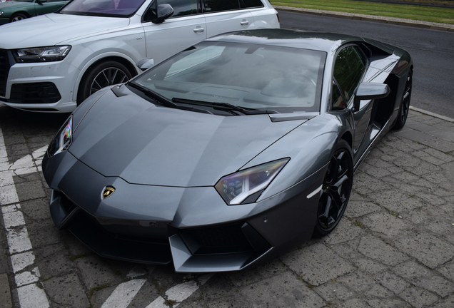 Lamborghini Aventador LP700-4