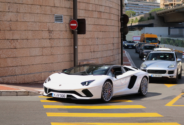 Lamborghini Aventador S LP740-4 Roadster