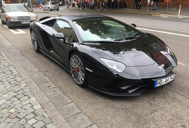 Lamborghini Aventador S LP740-4 Roadster