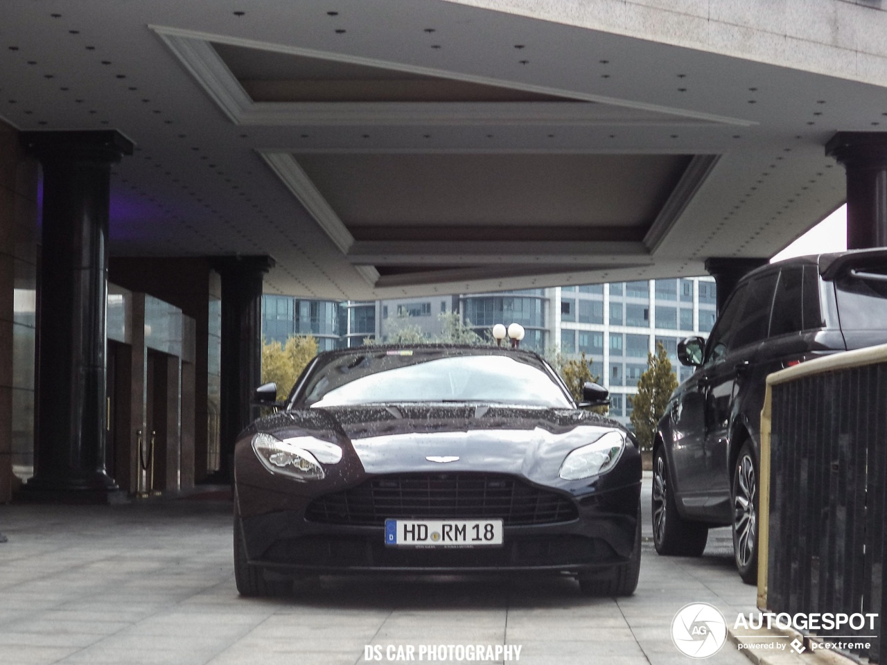 Aston Martin DB11