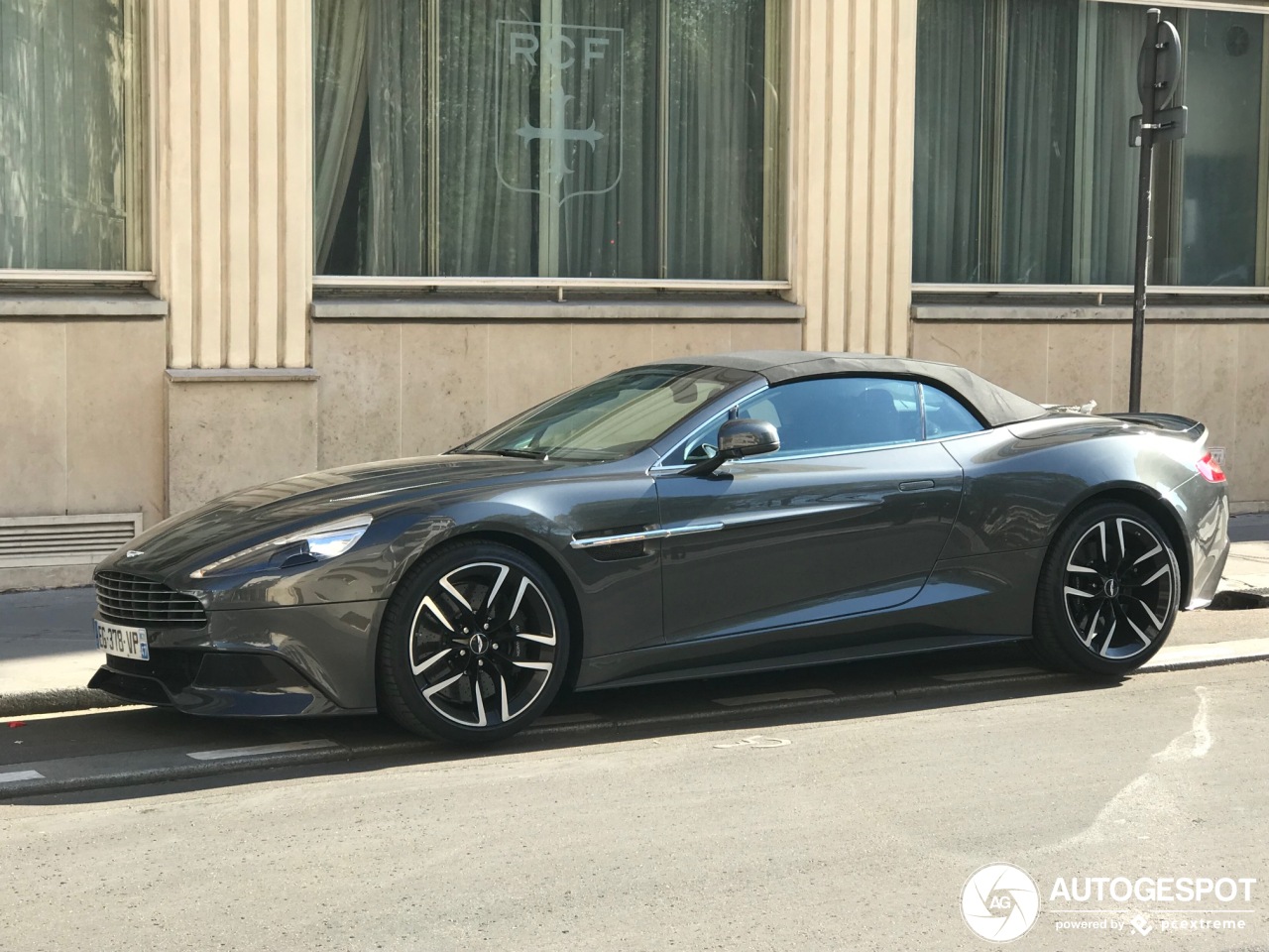 Aston Martin Vanquish Volante