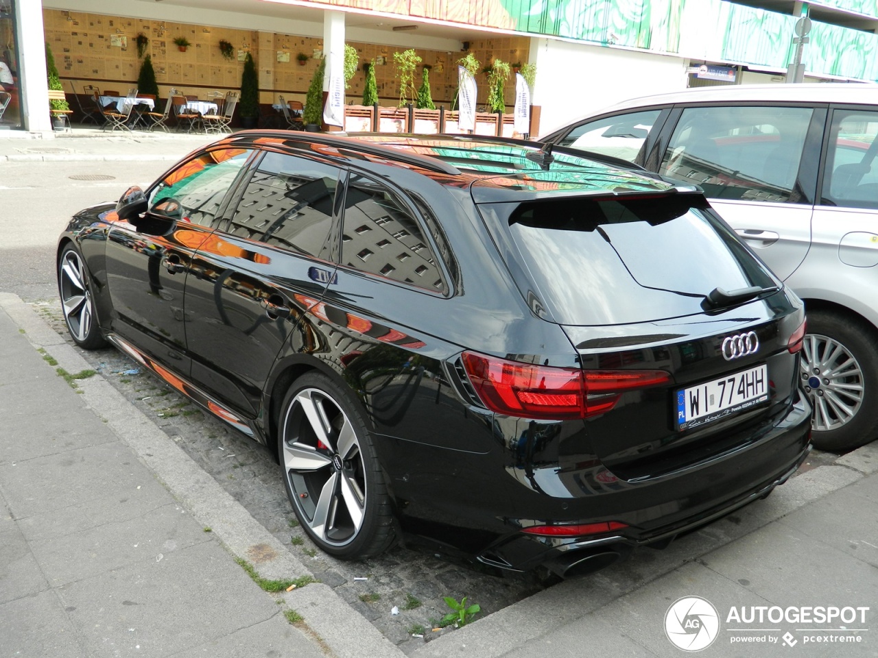 Audi RS4 Avant B9