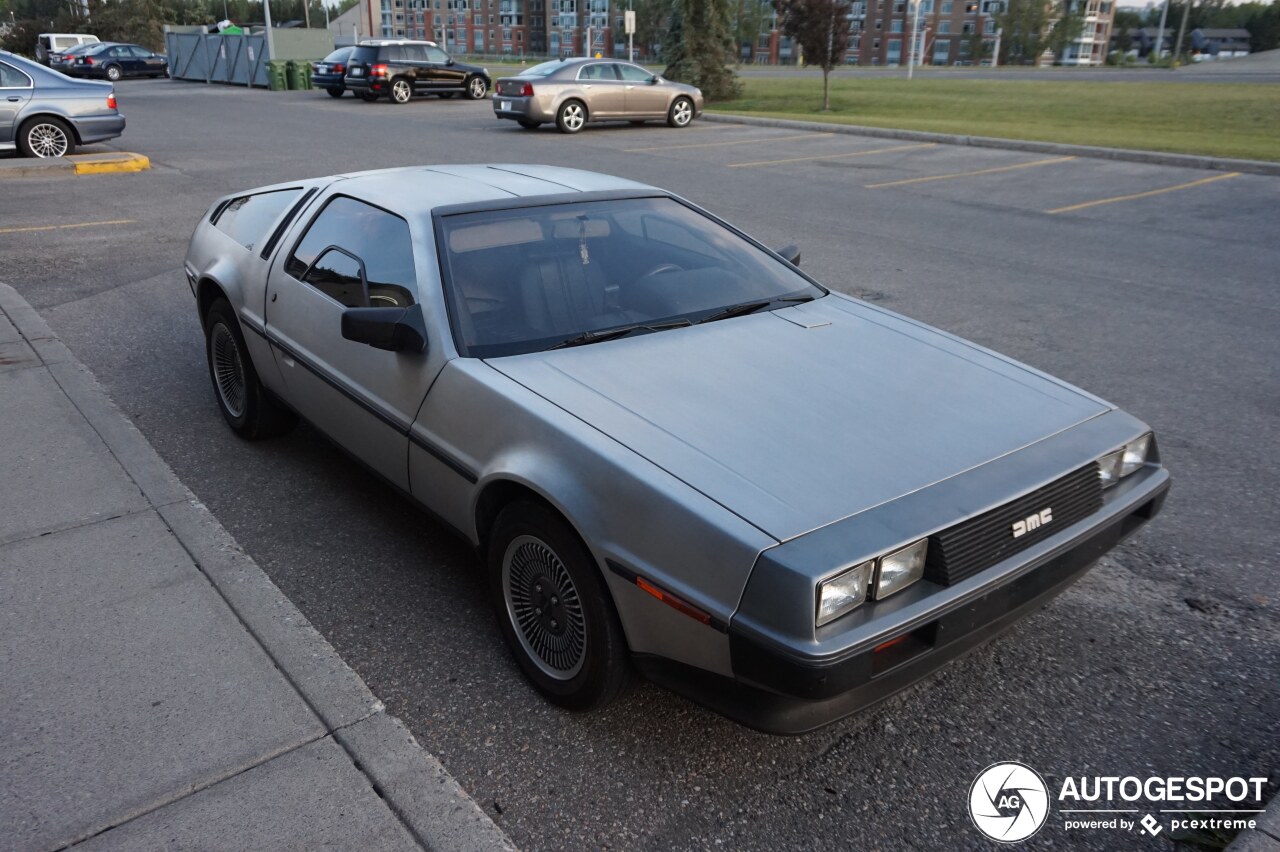 DeLorean DMC-12