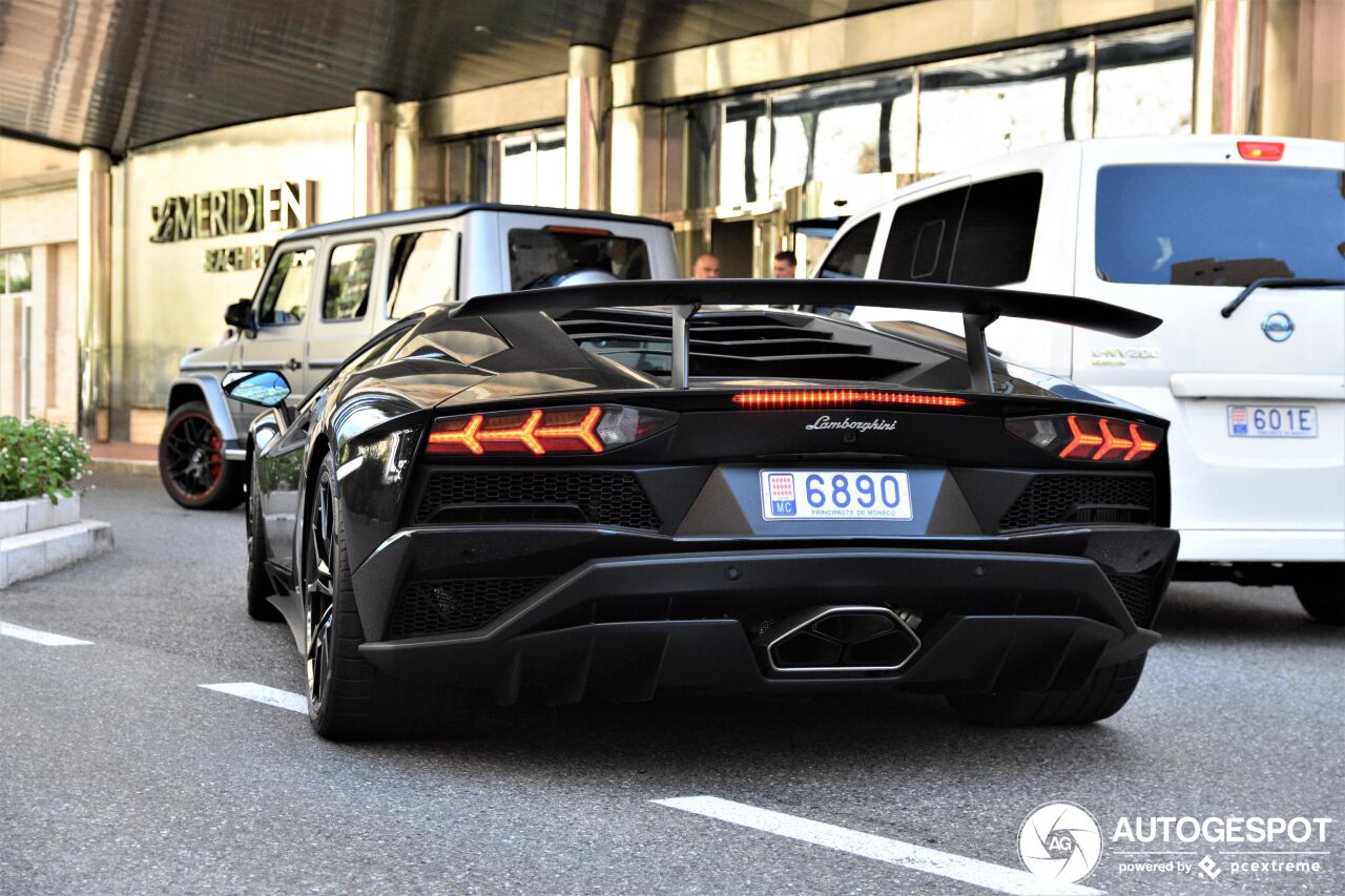 Lamborghini Aventador S LP740-4