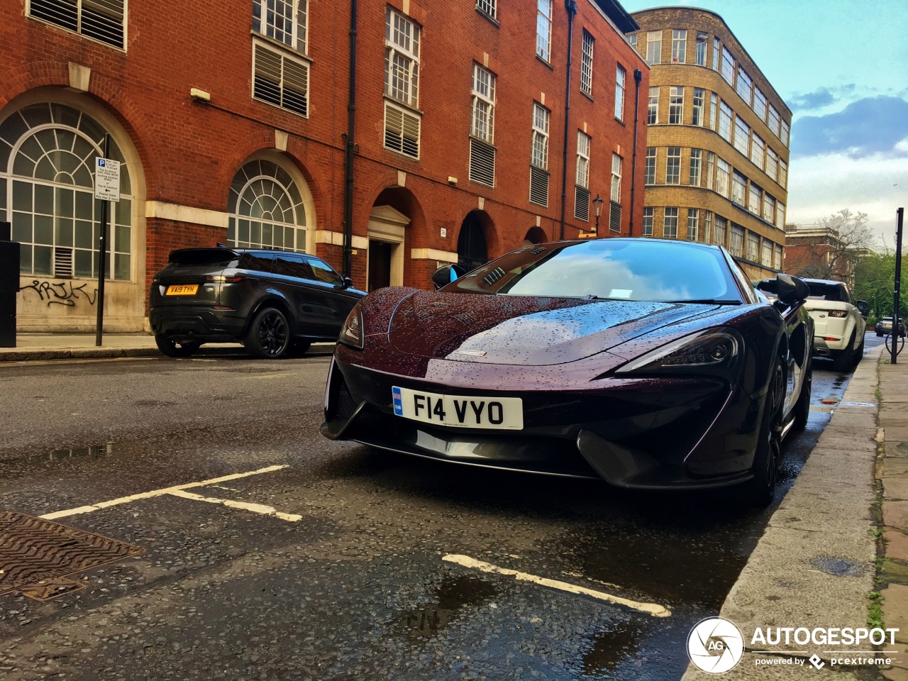 McLaren 570GT