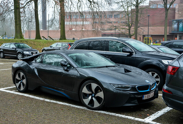 BMW i8