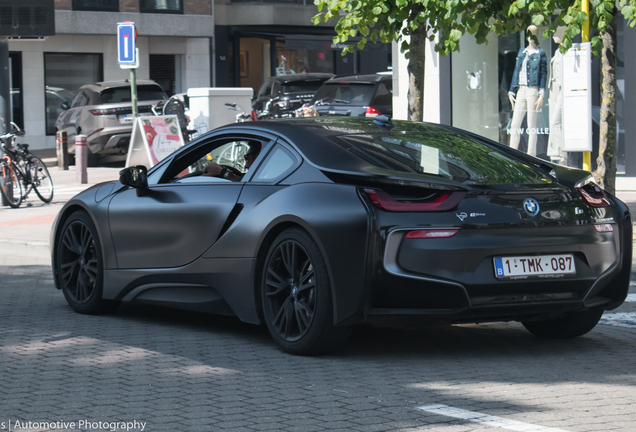 BMW i8 Protonic Frozen Black Edition