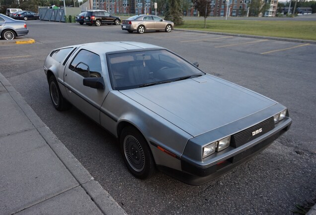 DeLorean DMC-12