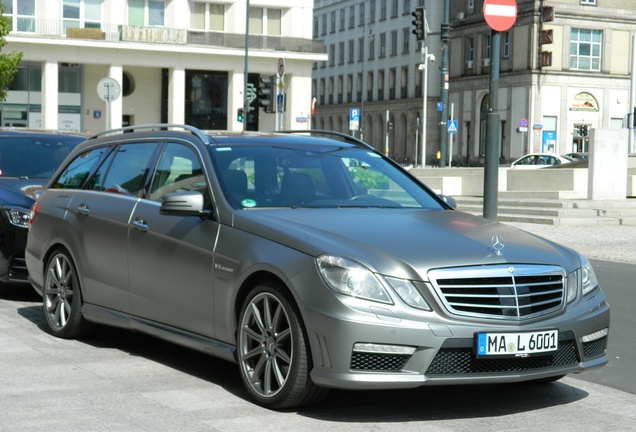 Mercedes-Benz E 63 AMG S212 V8 Biturbo