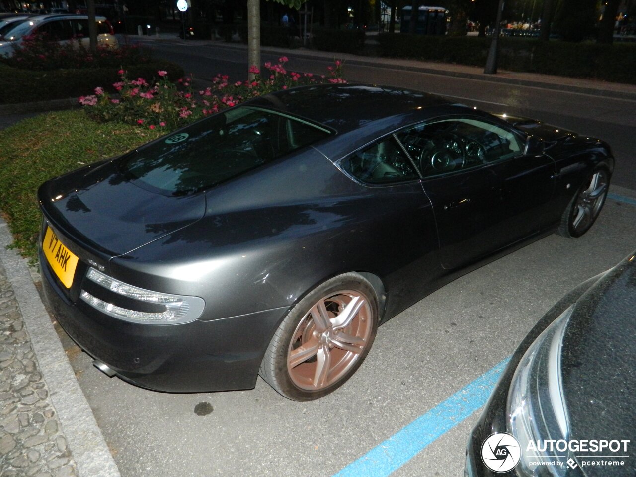 Aston Martin DB9