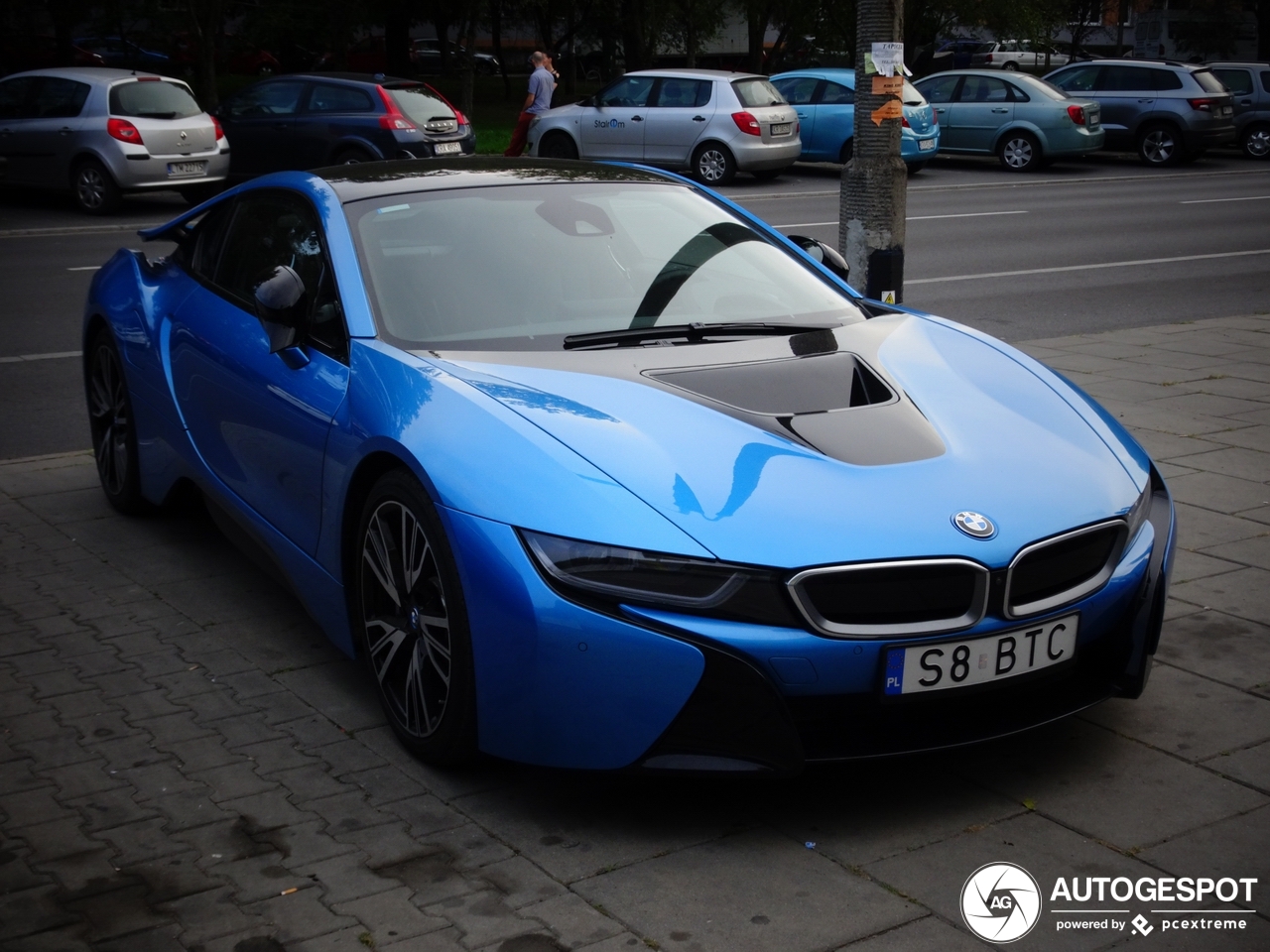 BMW i8