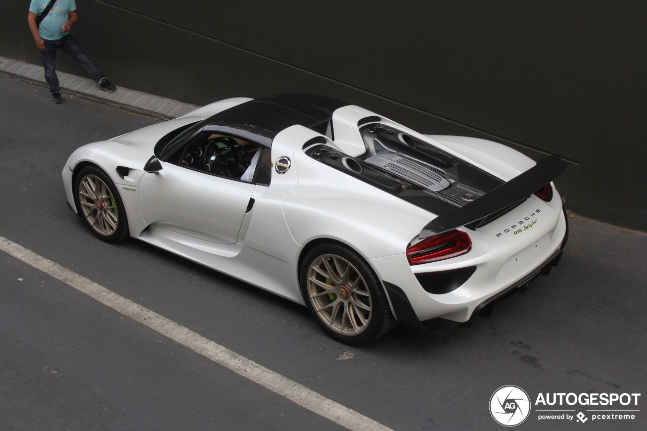 Porsche 918 Spyder Weissach Package