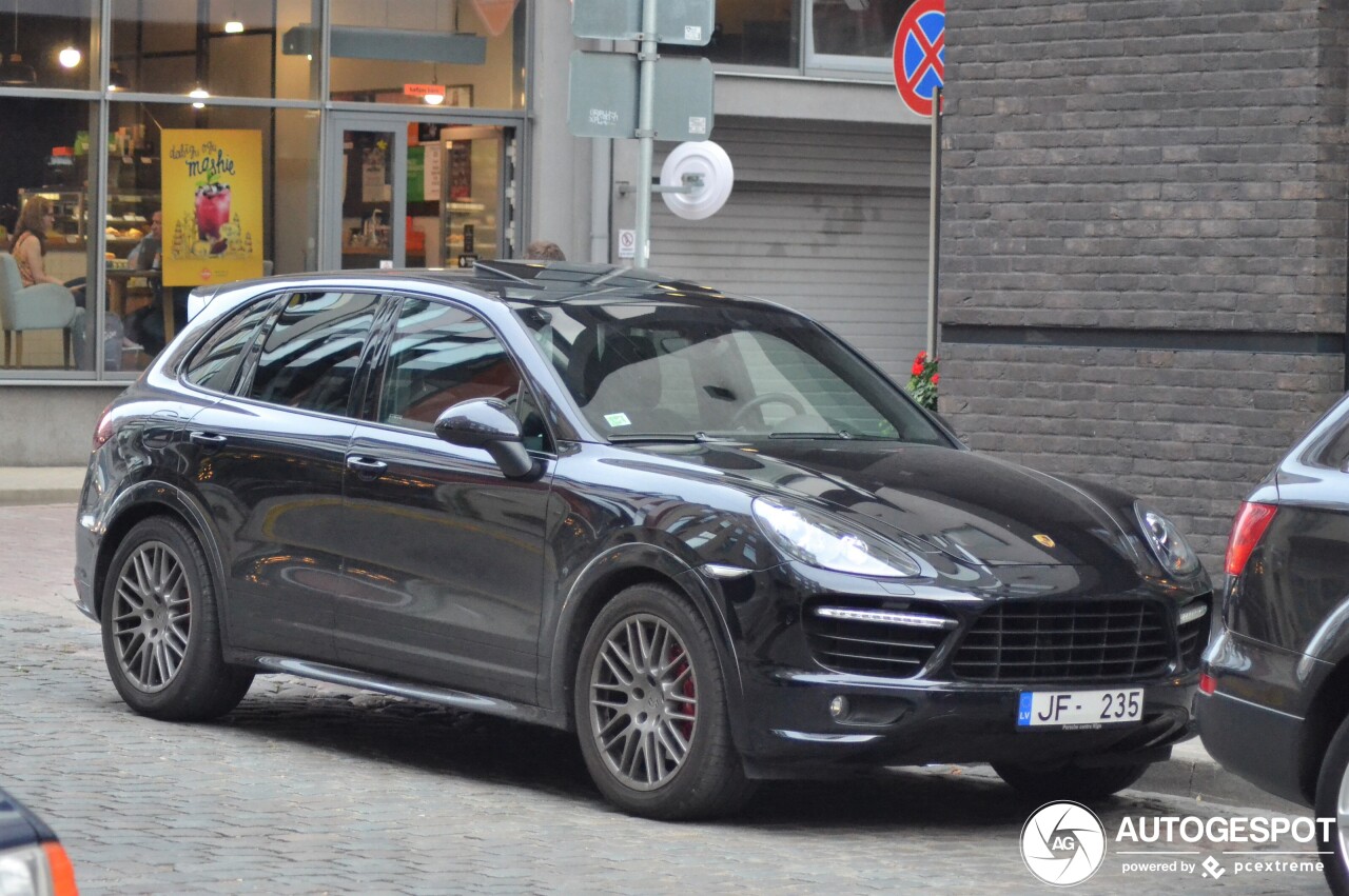 Porsche 958 Cayenne GTS