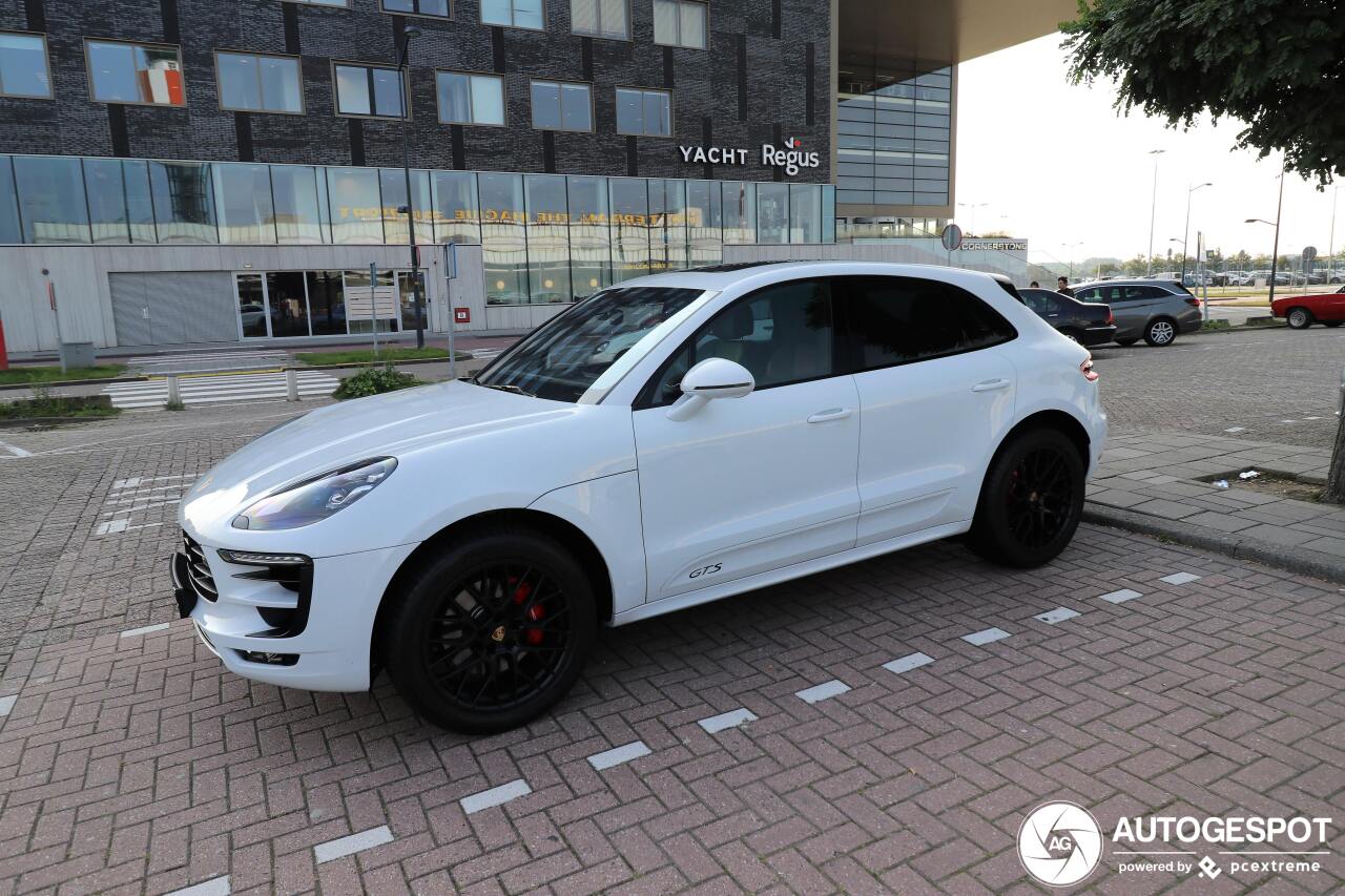 Porsche 95B Macan GTS