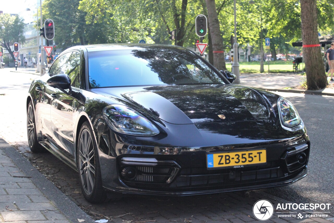 Porsche 971 Panamera Turbo S E-Hybrid Executive