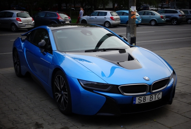 BMW i8