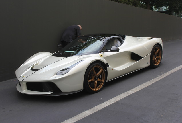 Ferrari LaFerrari Aperta