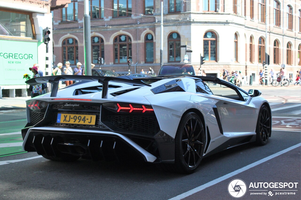 Lamborghini Aventador LP700-4 Roadster