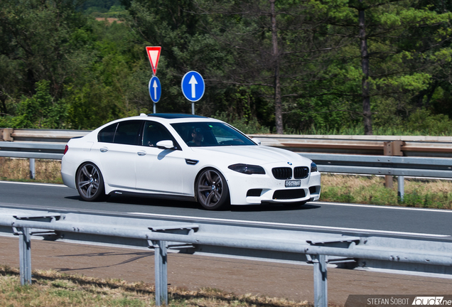 BMW M5 F10 2011