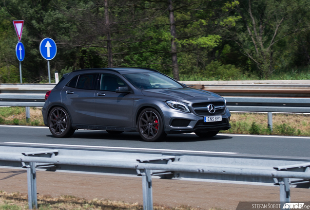 Mercedes-Benz GLA 45 AMG X156