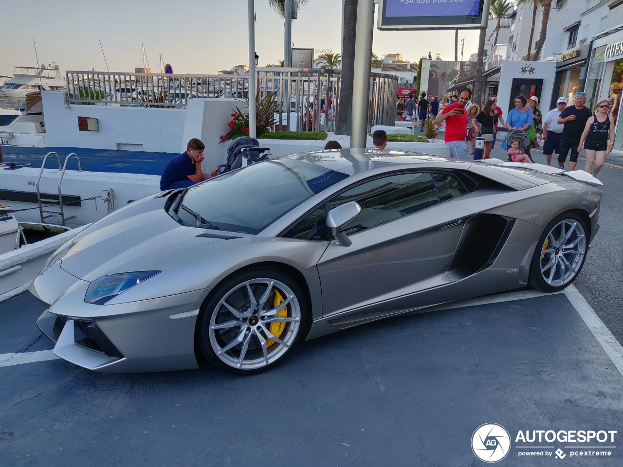 Lamborghini Aventador LP700-4