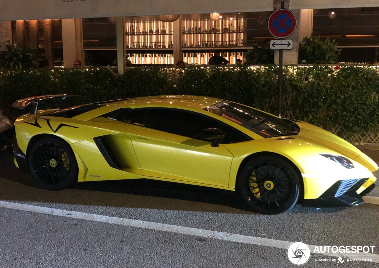 Lamborghini Aventador LP750-4 SuperVeloce