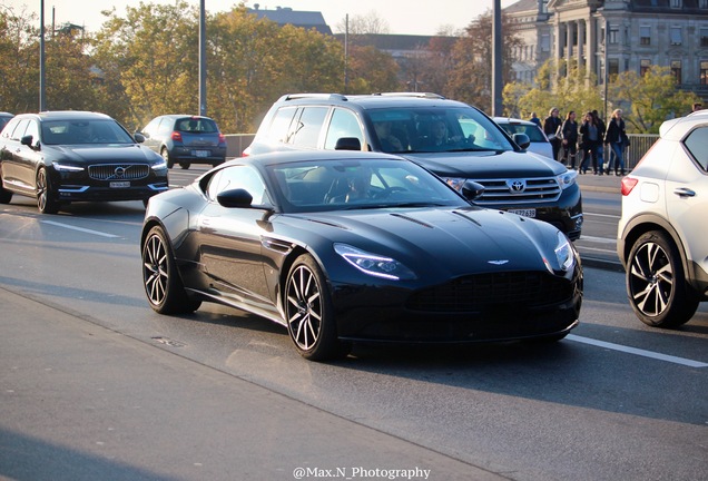 Aston Martin DB11