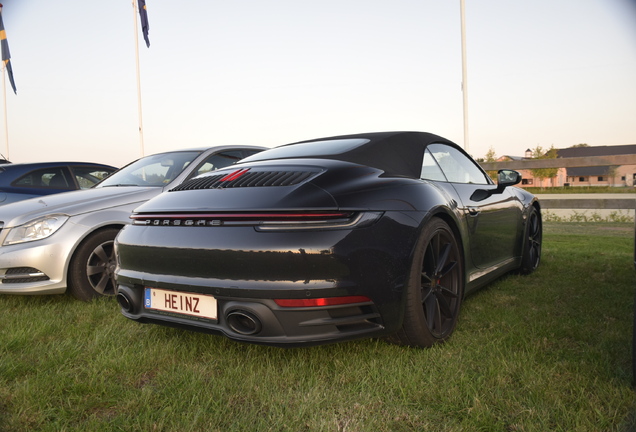 Porsche 992 Carrera 4S Cabriolet