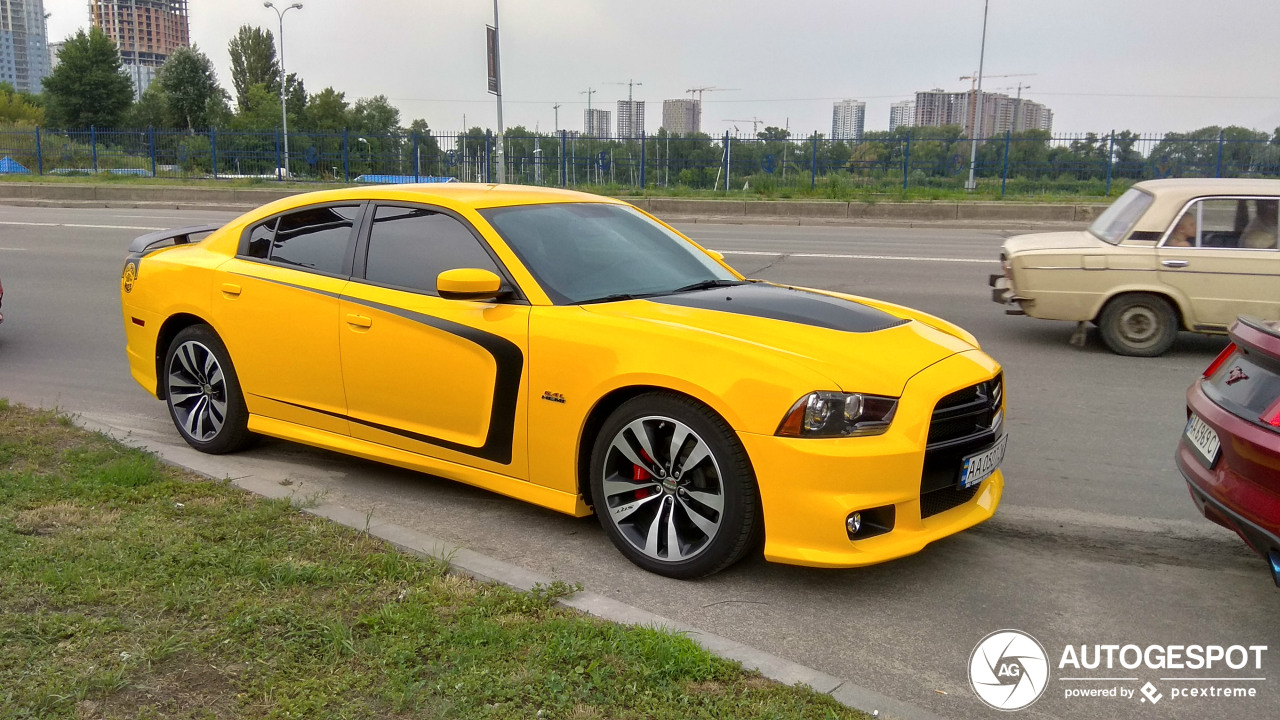 Dodge Charger SRT-8 Super Bee 2012