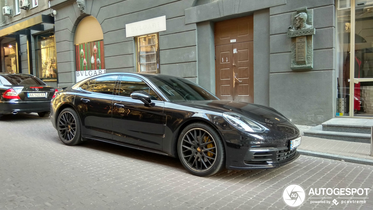 Porsche 971 Panamera Turbo