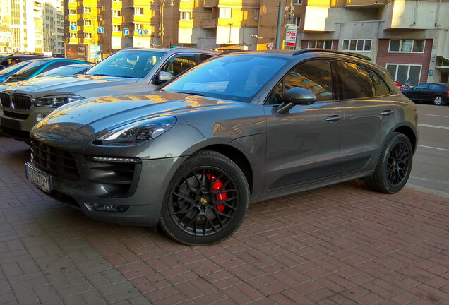 Porsche 95B Macan GTS