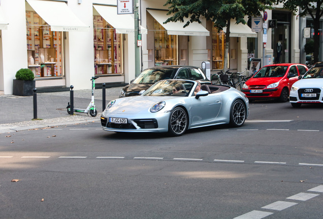 Porsche 992 Carrera 4S Cabriolet