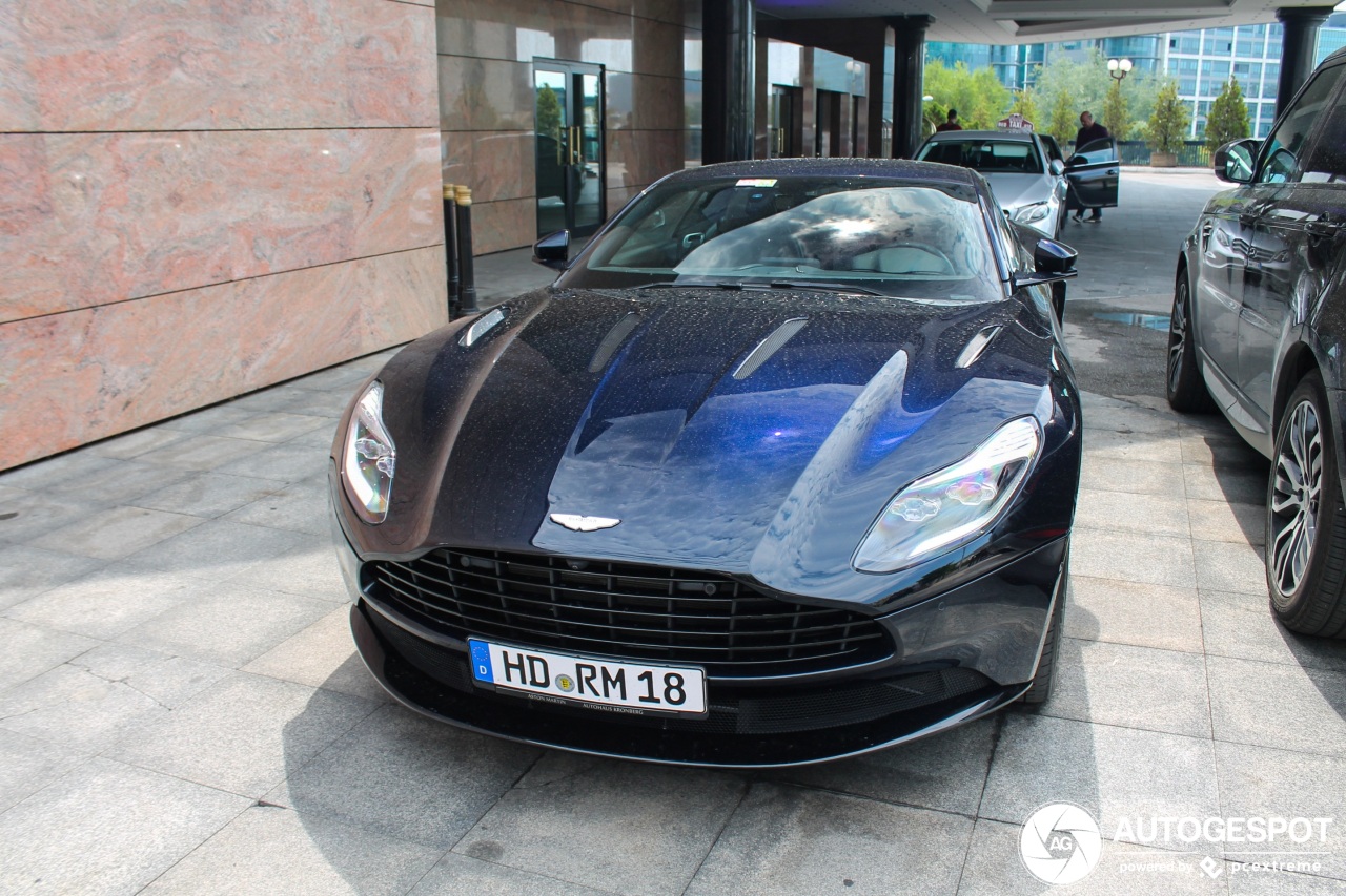 Aston Martin DB11