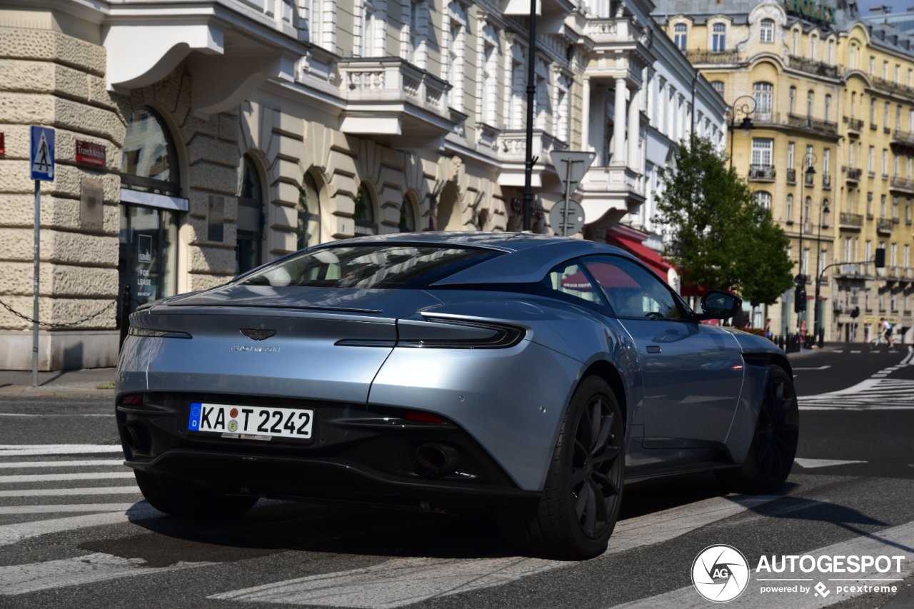 Aston Martin DB11 AMR