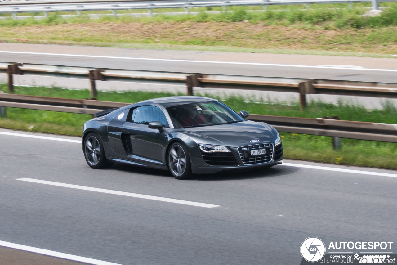 Audi R8 V10