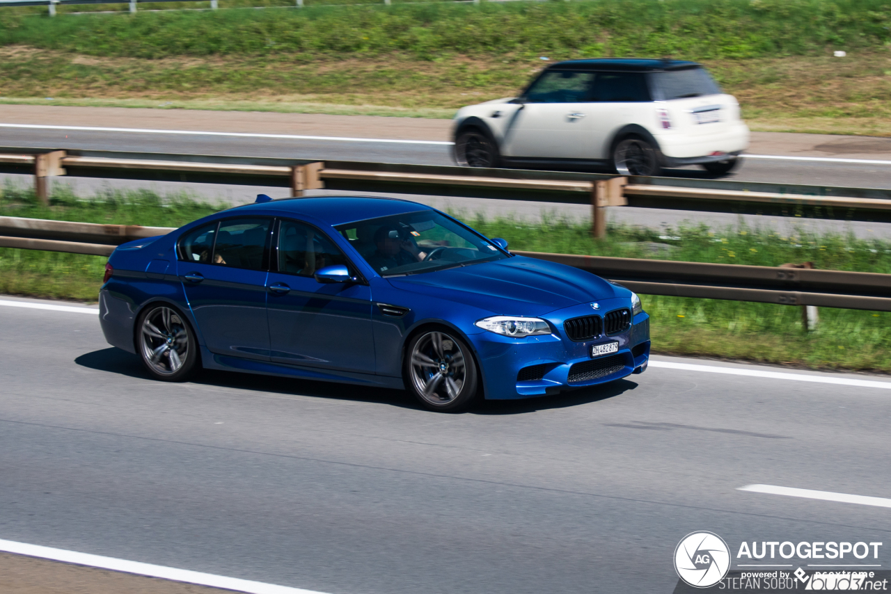 BMW M5 F10 2011