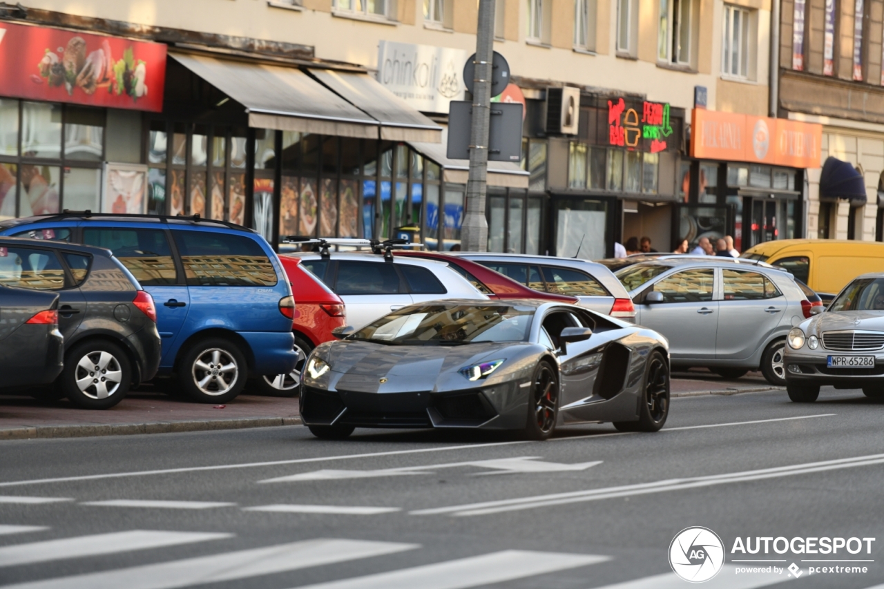 Lamborghini Aventador LP700-4