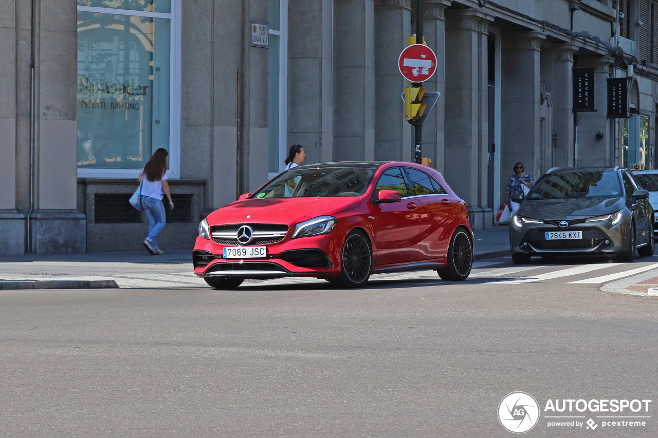 Mercedes-AMG A 45 W176 2015