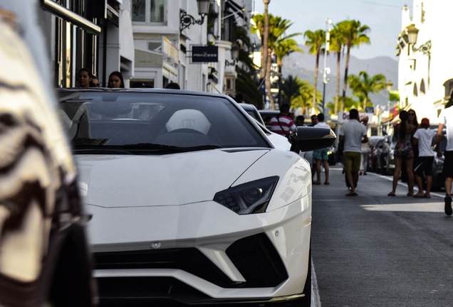 Lamborghini Aventador S LP740-4 Roadster