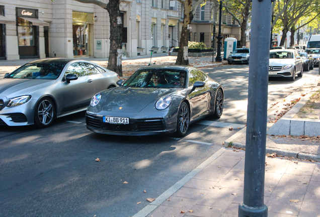 Porsche 992 Carrera 4S