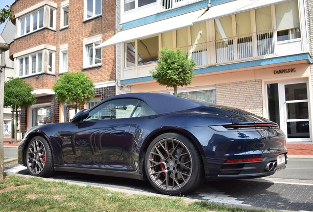 Porsche 992 Carrera 4S Cabriolet