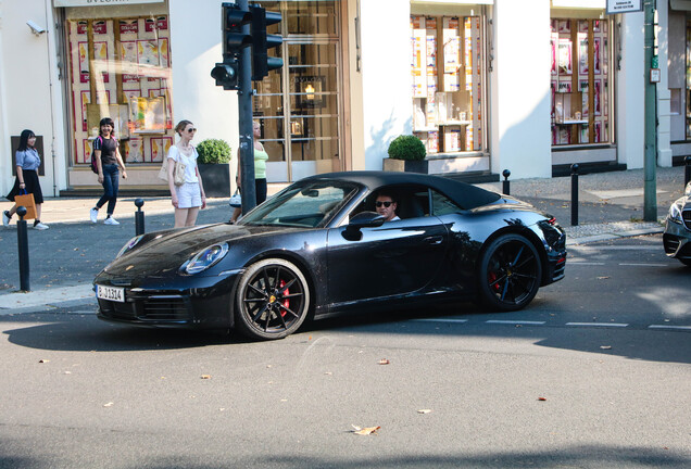 Porsche 992 Carrera 4S Cabriolet