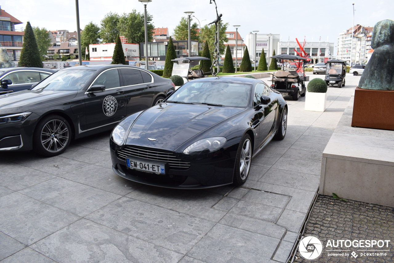 Aston Martin V8 Vantage 2012