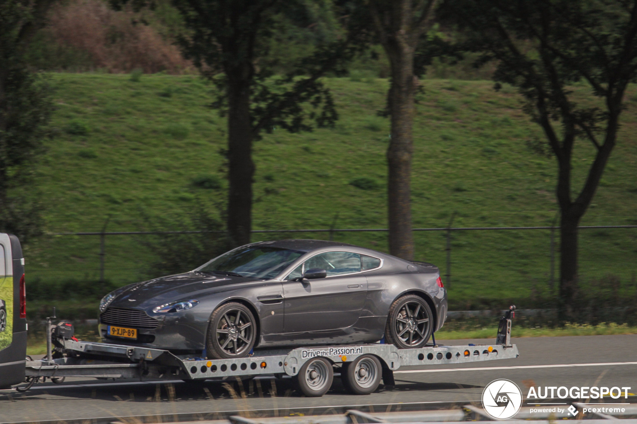 Aston Martin V8 Vantage