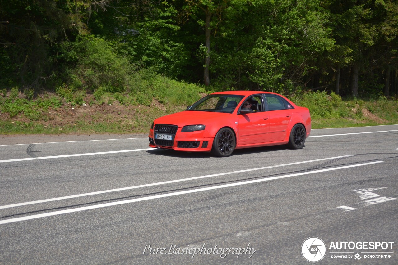 Audi RS4 Sedan