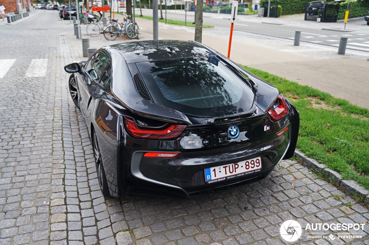 BMW i8