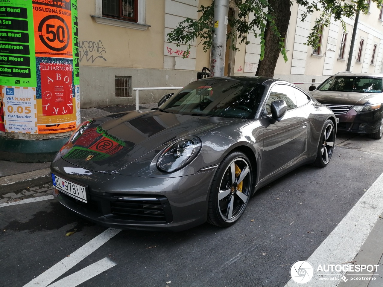 Porsche 992 Carrera 4S