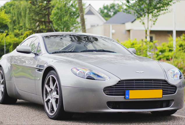 Aston Martin V8 Vantage