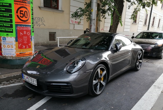 Porsche 992 Carrera 4S