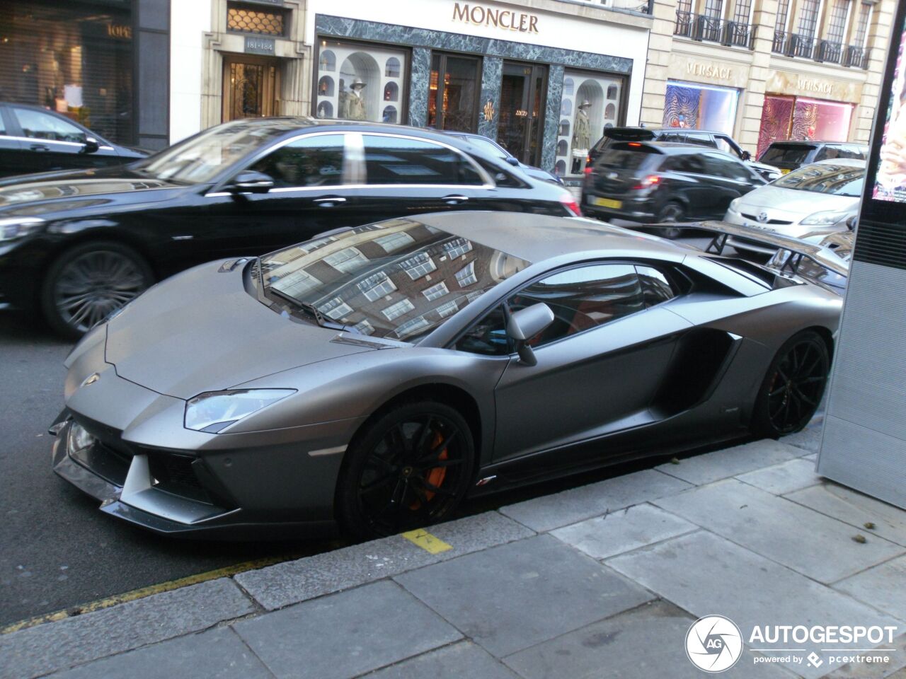 Lamborghini Aventador LP700-4